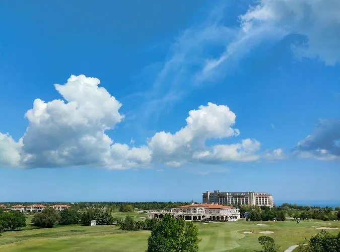 Lighthouse Golf & Апартамент Балчик